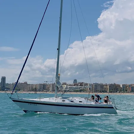Sailing Experience In برشلونة