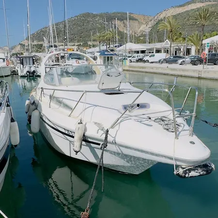 Sailing Experience In Ботель Барселона
