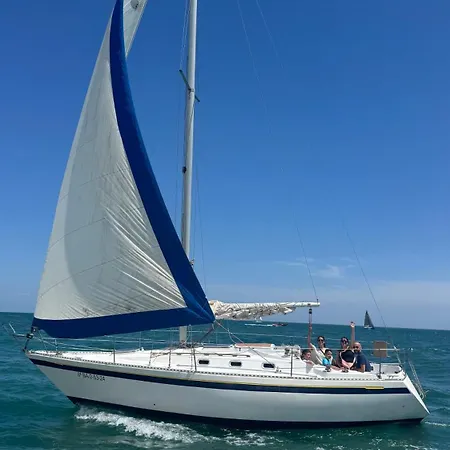 Ботель Sailing Experience In