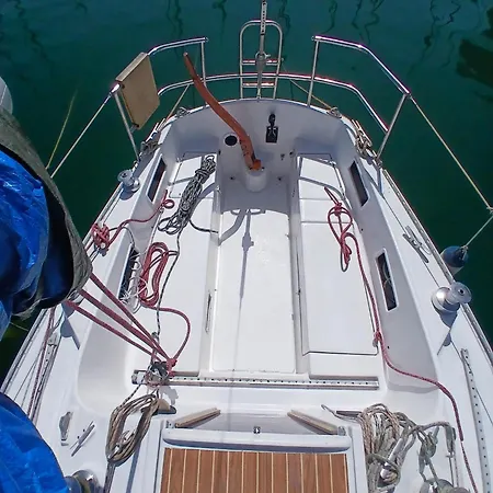 Úszó hotel Sailing Experience In Barcelona