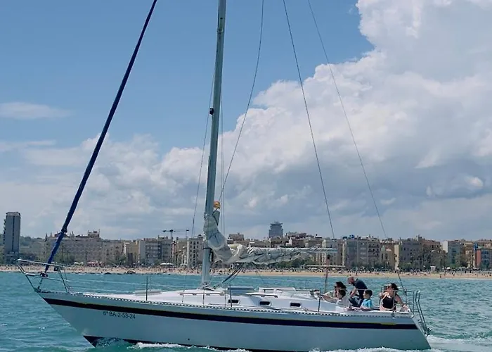Sailing Experience In برشلونة